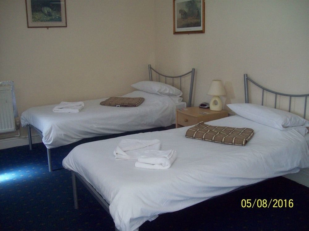 The Crown Hotel Σουίντον Εξωτερικό φωτογραφία